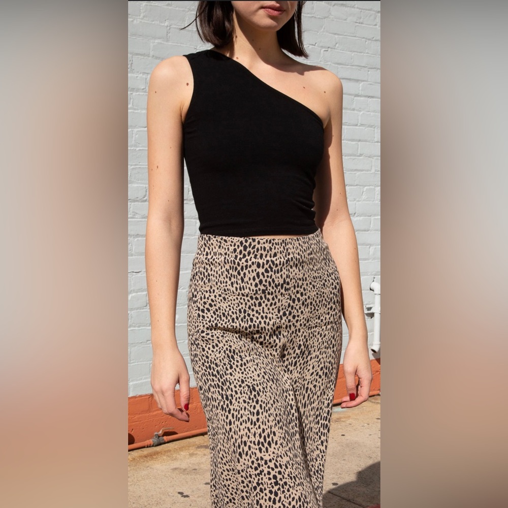 brandy melville one shoulder tank top